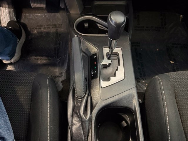 Toyota RAV4 Vehicle Full-screen Gallery Image 16