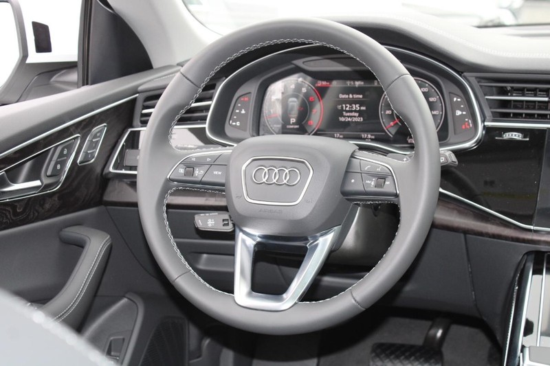 2023 Audi Q8 Premium Plus photo