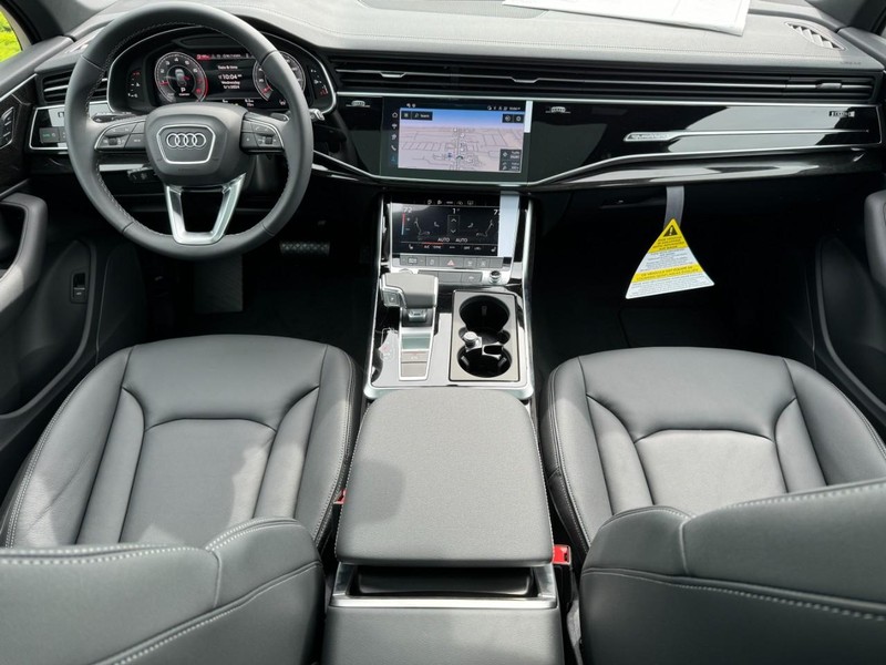 2025 Audi Q7 Premium photo