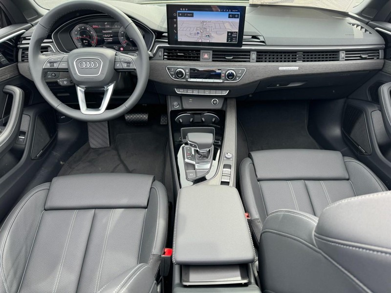 2024 Audi A5 Cabriolet S line Premium Plus photo