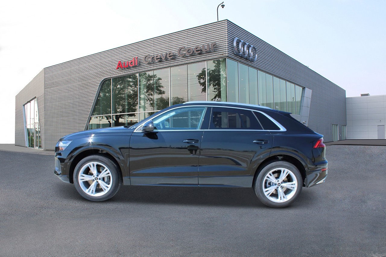 Audi Q8 Vehicle Full-screen Gallery Image 2