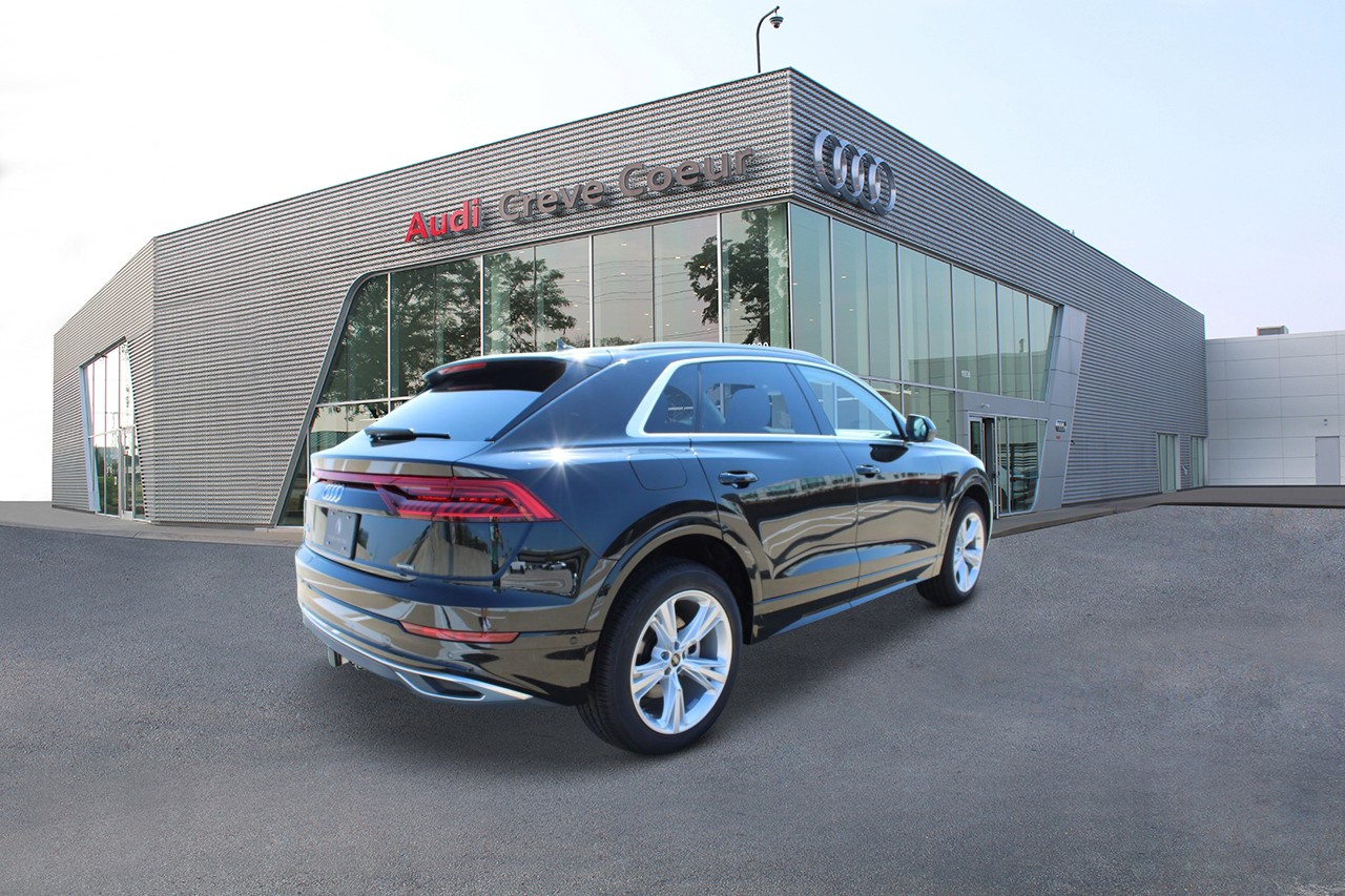 Audi Q8 Vehicle Full-screen Gallery Image 4