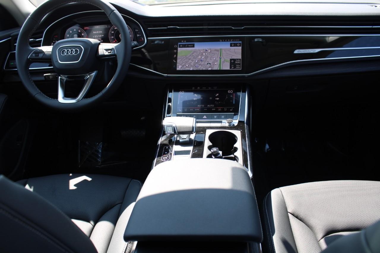 Audi Q8 Vehicle Full-screen Gallery Image 14