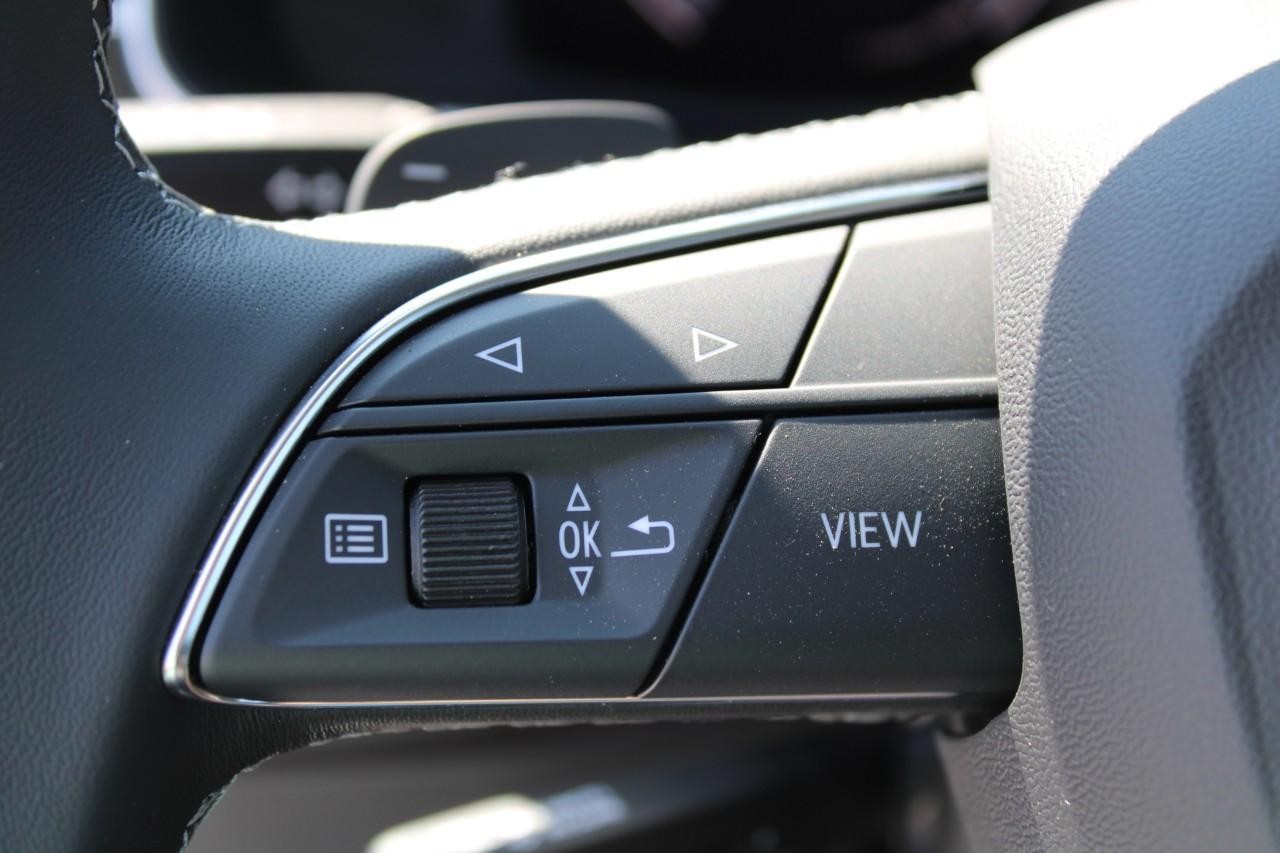 Audi Q8 Vehicle Full-screen Gallery Image 20