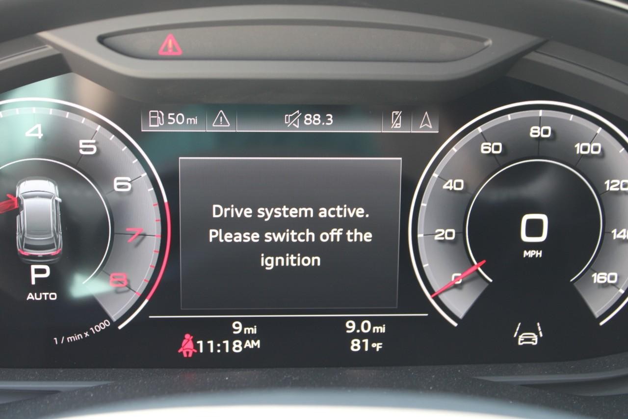 Audi Q8 Vehicle Full-screen Gallery Image 22