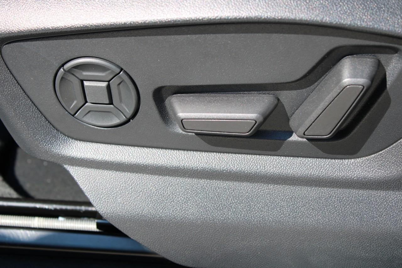 Audi Q8 Vehicle Full-screen Gallery Image 29