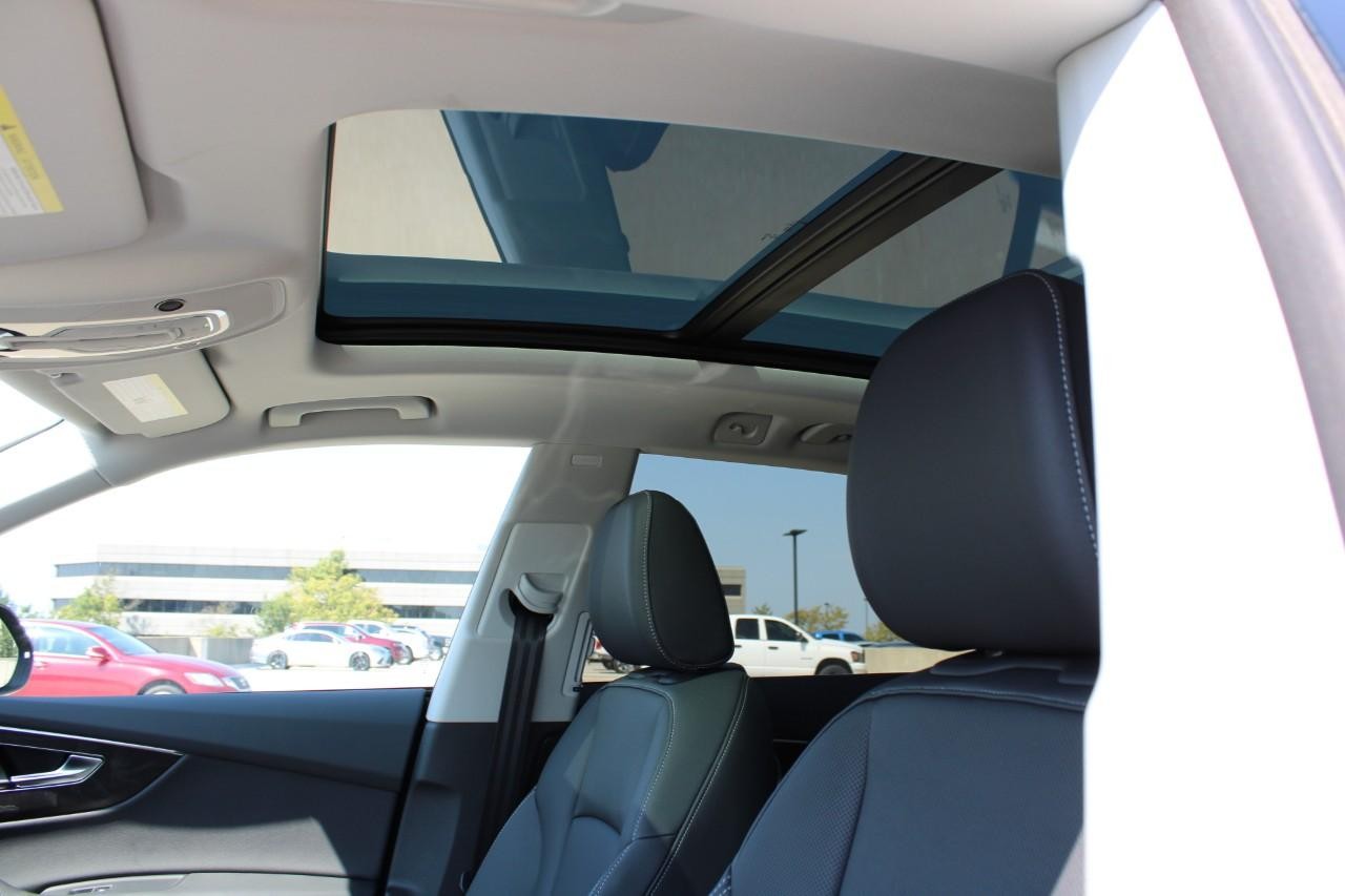 Audi Q8 Vehicle Full-screen Gallery Image 30