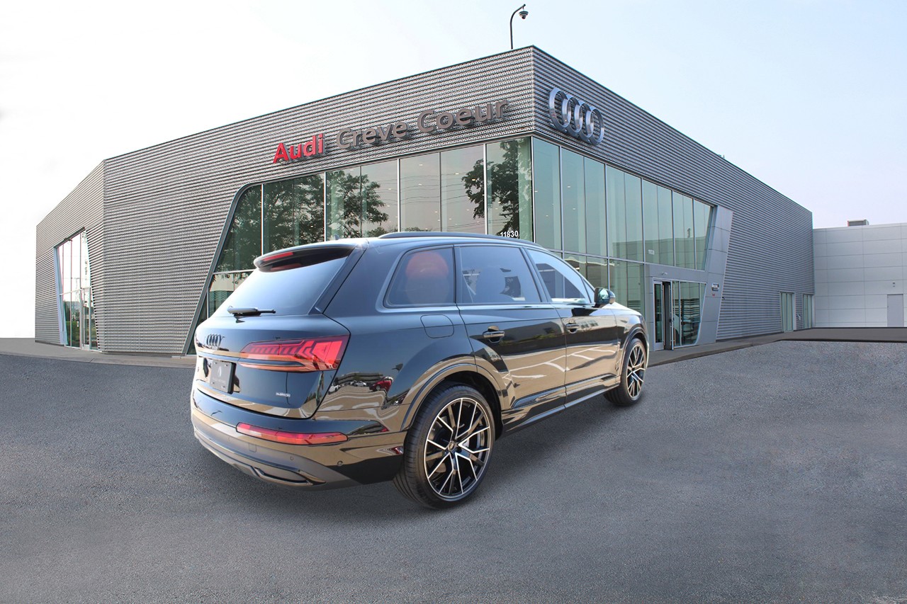 Audi Q7 Vehicle Full-screen Gallery Image 4