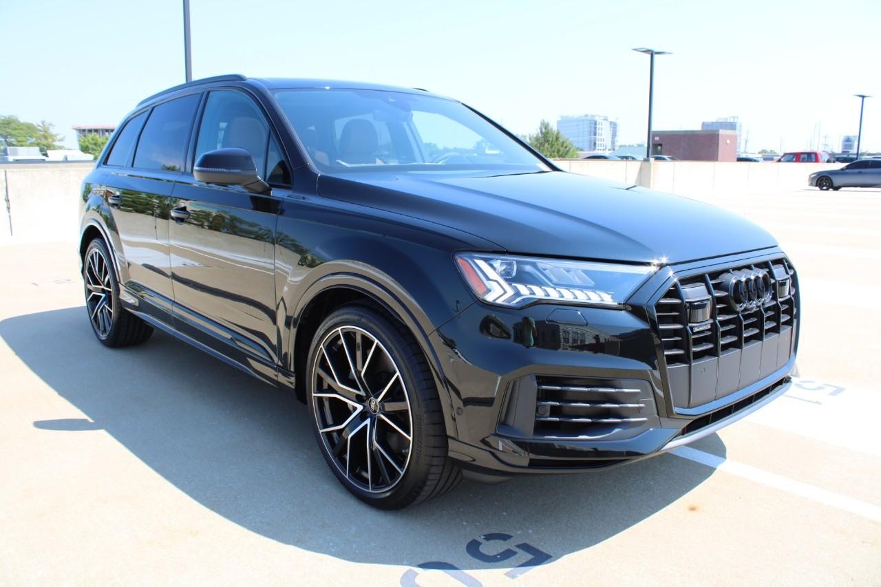 Audi Q7 Vehicle Full-screen Gallery Image 6