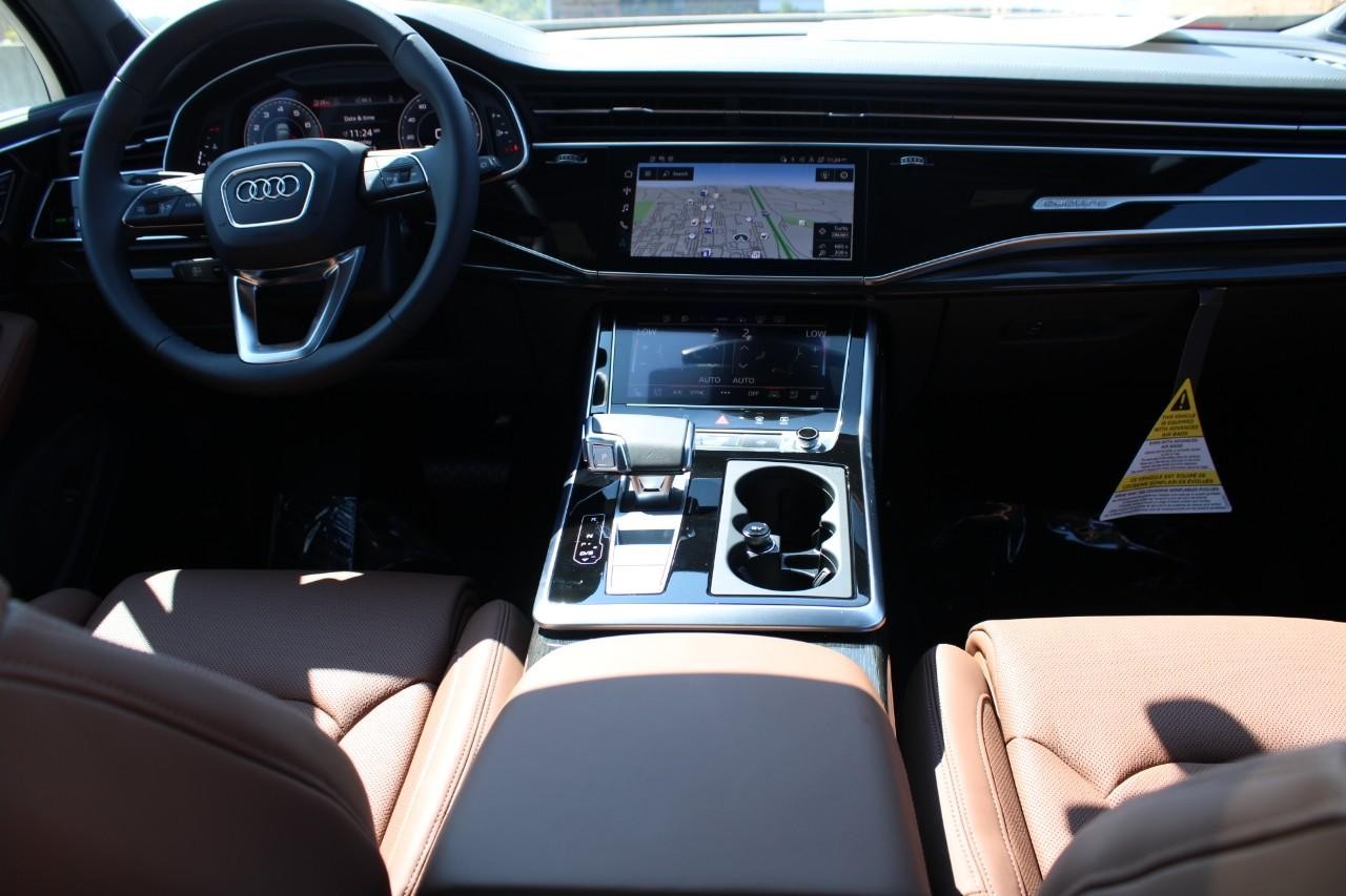 Audi Q7 Vehicle Full-screen Gallery Image 14