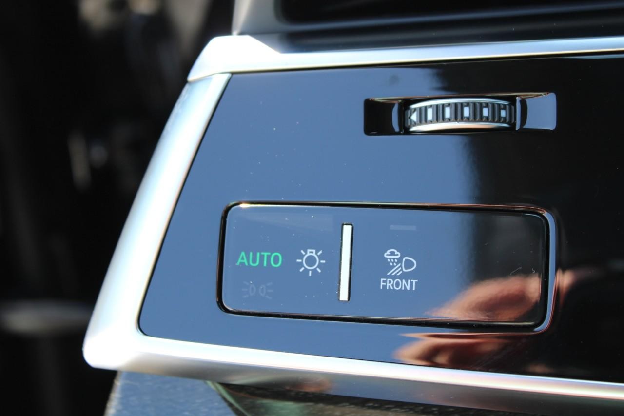 Audi Q7 Vehicle Full-screen Gallery Image 19