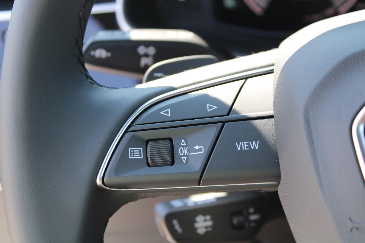 Audi Q7 Vehicle Full-screen Gallery Image 20