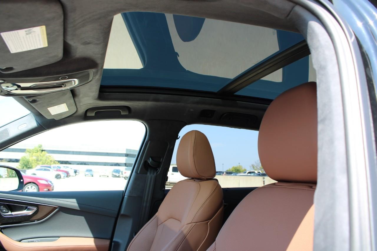 Audi Q7 Vehicle Full-screen Gallery Image 30