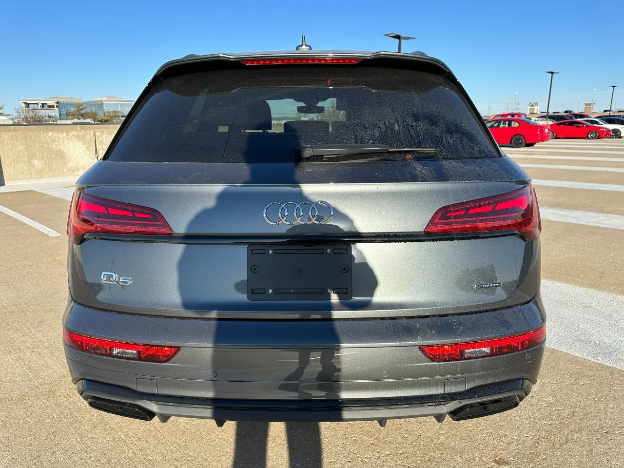 Audi Q5 Vehicle Full-screen Gallery Image 5