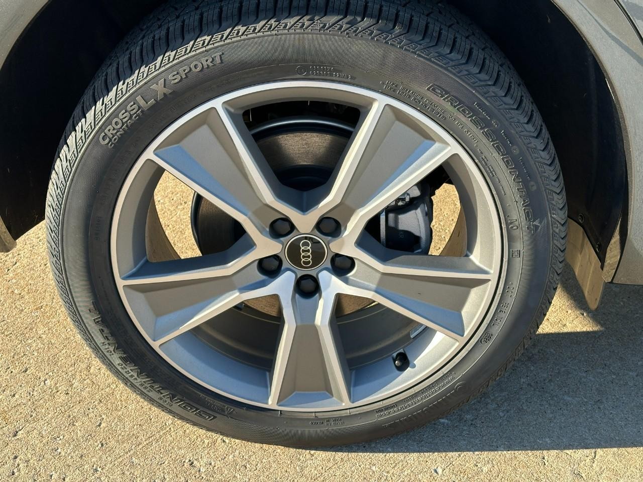 Audi Q5 Vehicle Full-screen Gallery Image 7