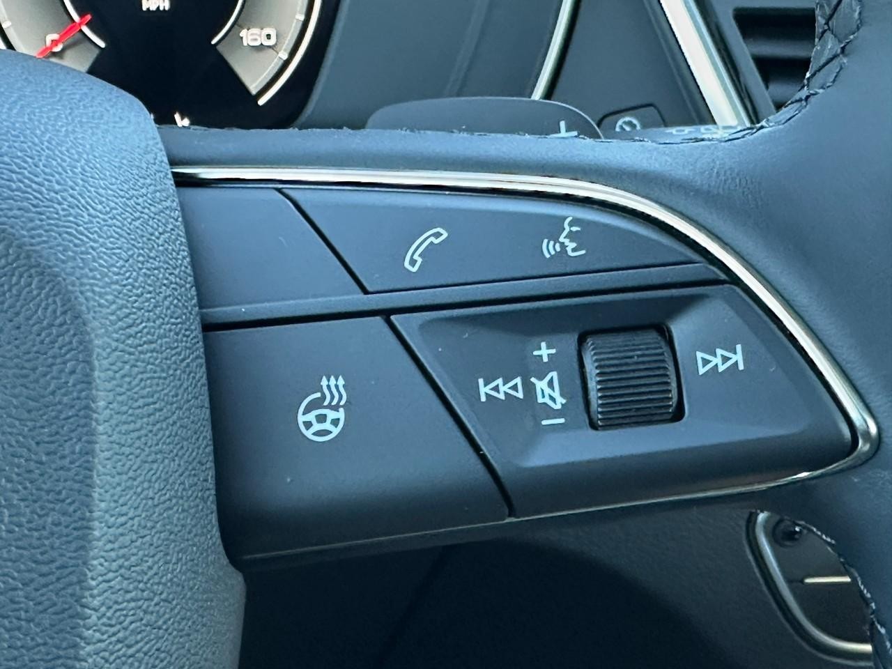 Audi Q5 Vehicle Full-screen Gallery Image 26