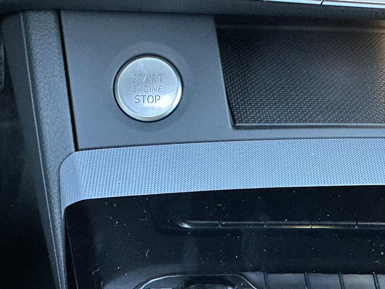 Audi Q5 Vehicle Full-screen Gallery Image 30