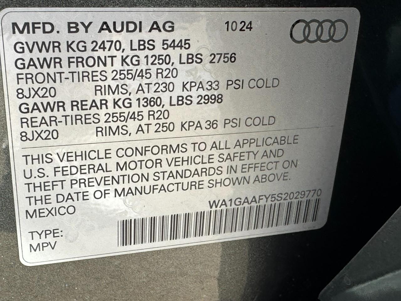 Audi Q5 Vehicle Full-screen Gallery Image 33