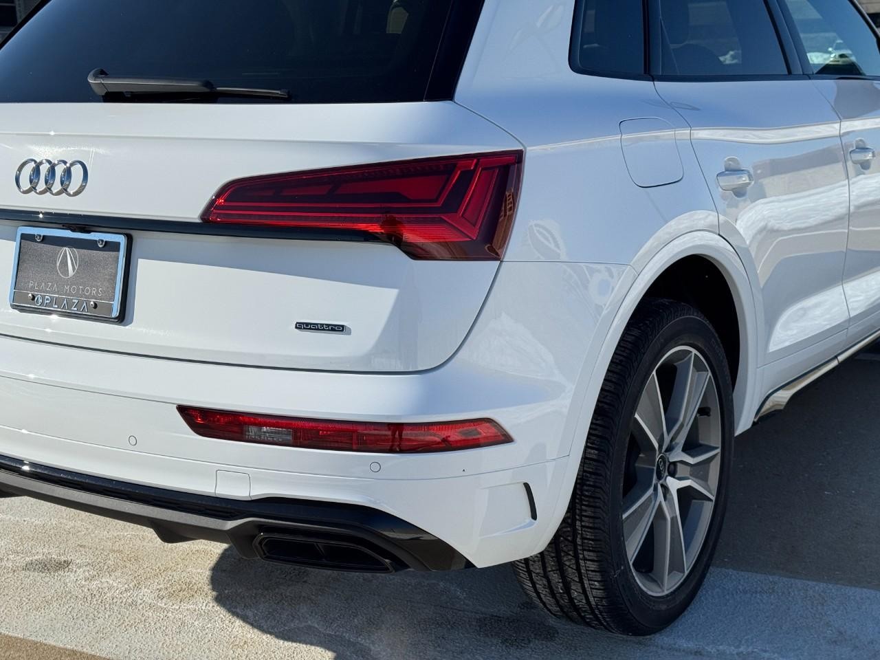 Audi Q5 Vehicle Full-screen Gallery Image 12