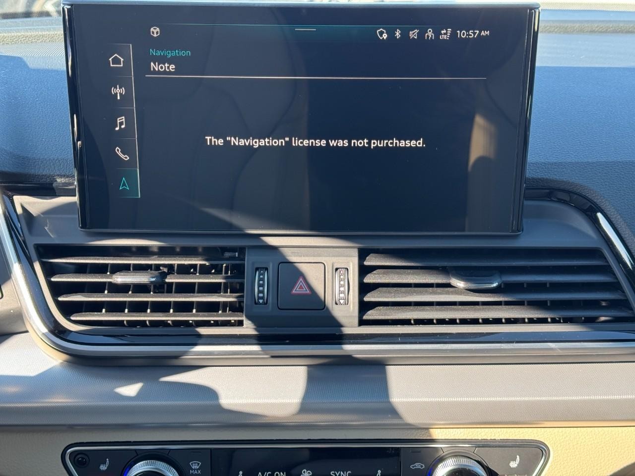 Audi Q5 Vehicle Full-screen Gallery Image 16