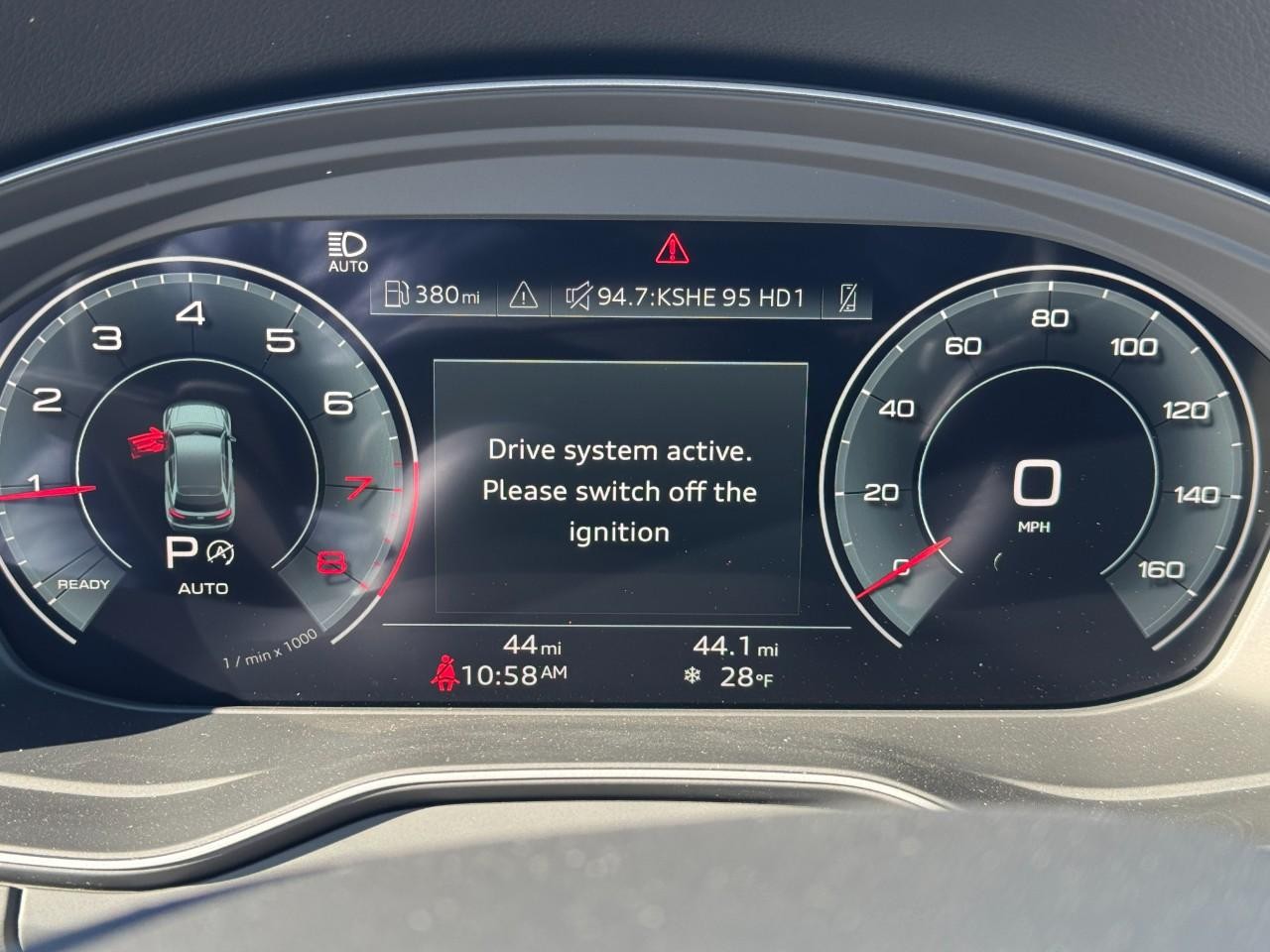 Audi Q5 Vehicle Full-screen Gallery Image 23