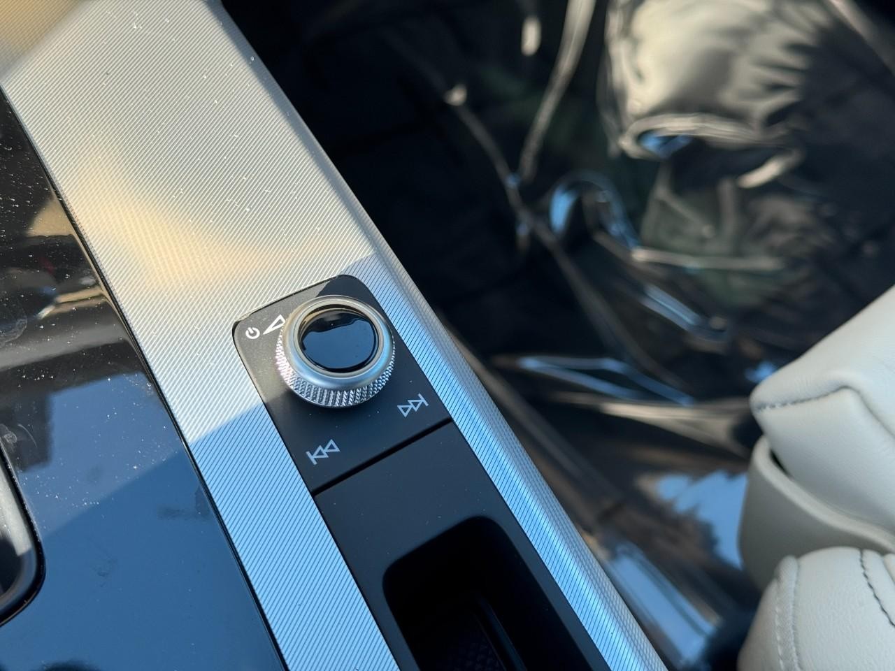 Audi Q5 Vehicle Full-screen Gallery Image 26