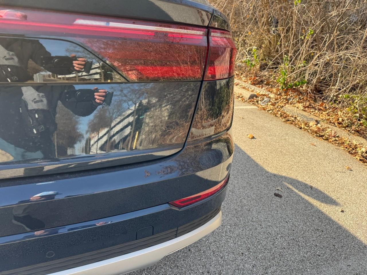 Audi Q8 Vehicle Full-screen Gallery Image 12