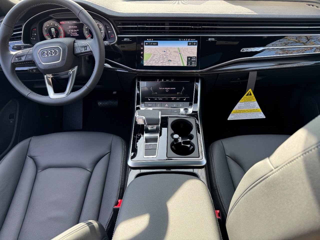 Audi Q8 Vehicle Full-screen Gallery Image 14