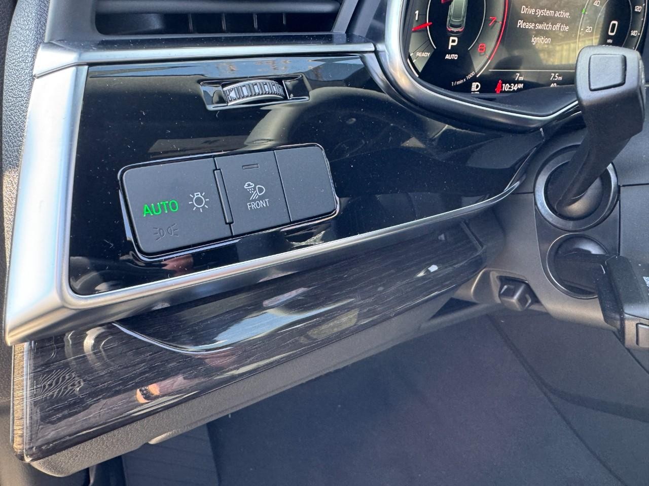 Audi Q8 Vehicle Full-screen Gallery Image 20