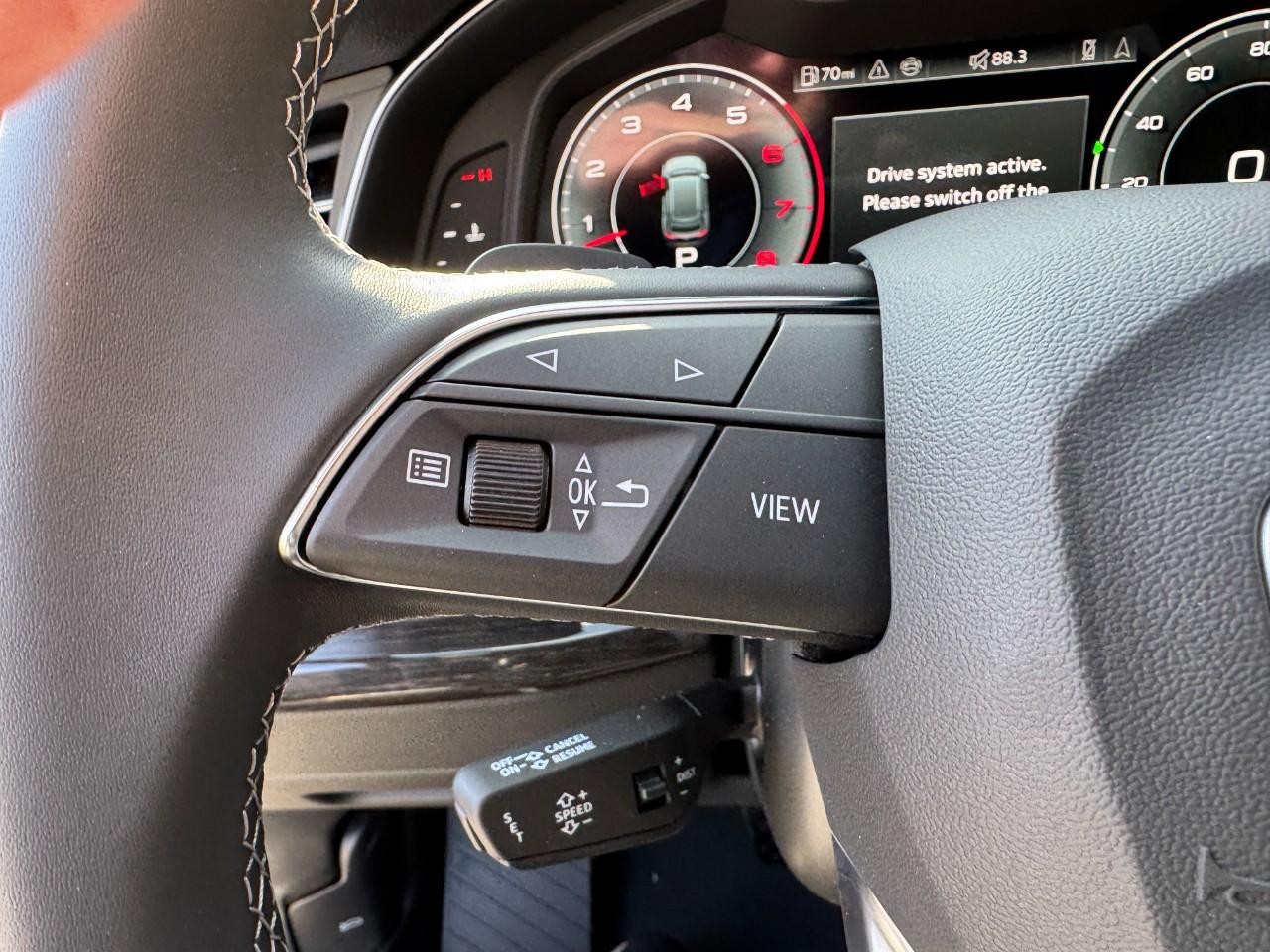 Audi Q8 Vehicle Full-screen Gallery Image 21