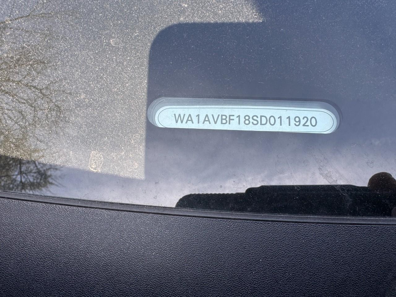 Audi Q8 Vehicle Full-screen Gallery Image 32