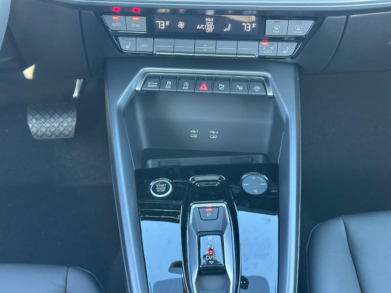 Audi A3 Vehicle Full-screen Gallery Image 15