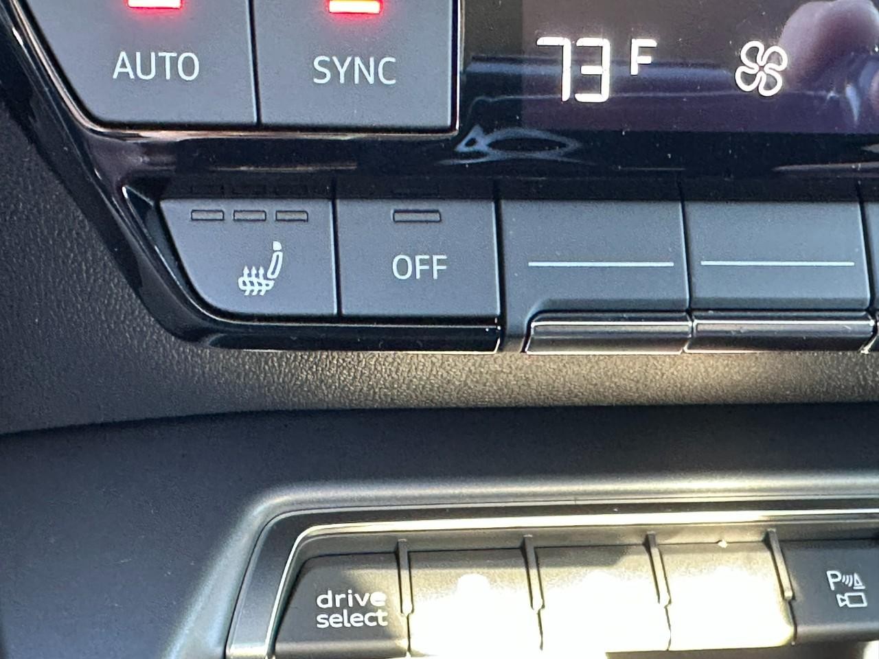 Audi A3 Vehicle Full-screen Gallery Image 29