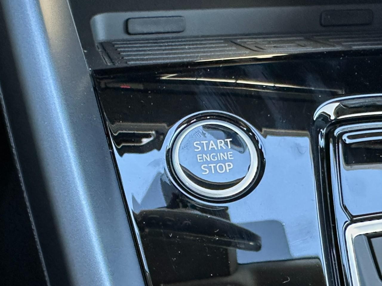 Audi A3 Vehicle Full-screen Gallery Image 30