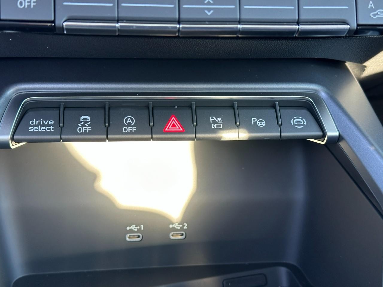 Audi A3 Vehicle Full-screen Gallery Image 31