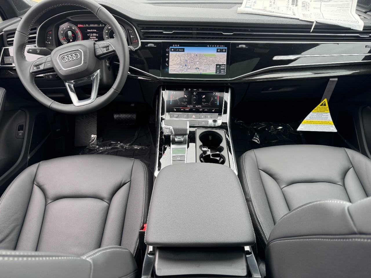 Audi Q7 Vehicle Full-screen Gallery Image 14