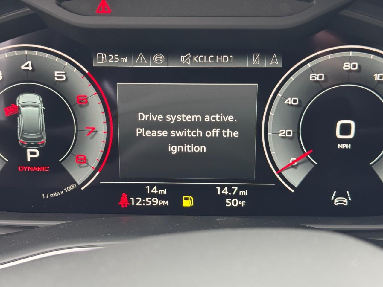 Audi Q7 Vehicle Full-screen Gallery Image 23