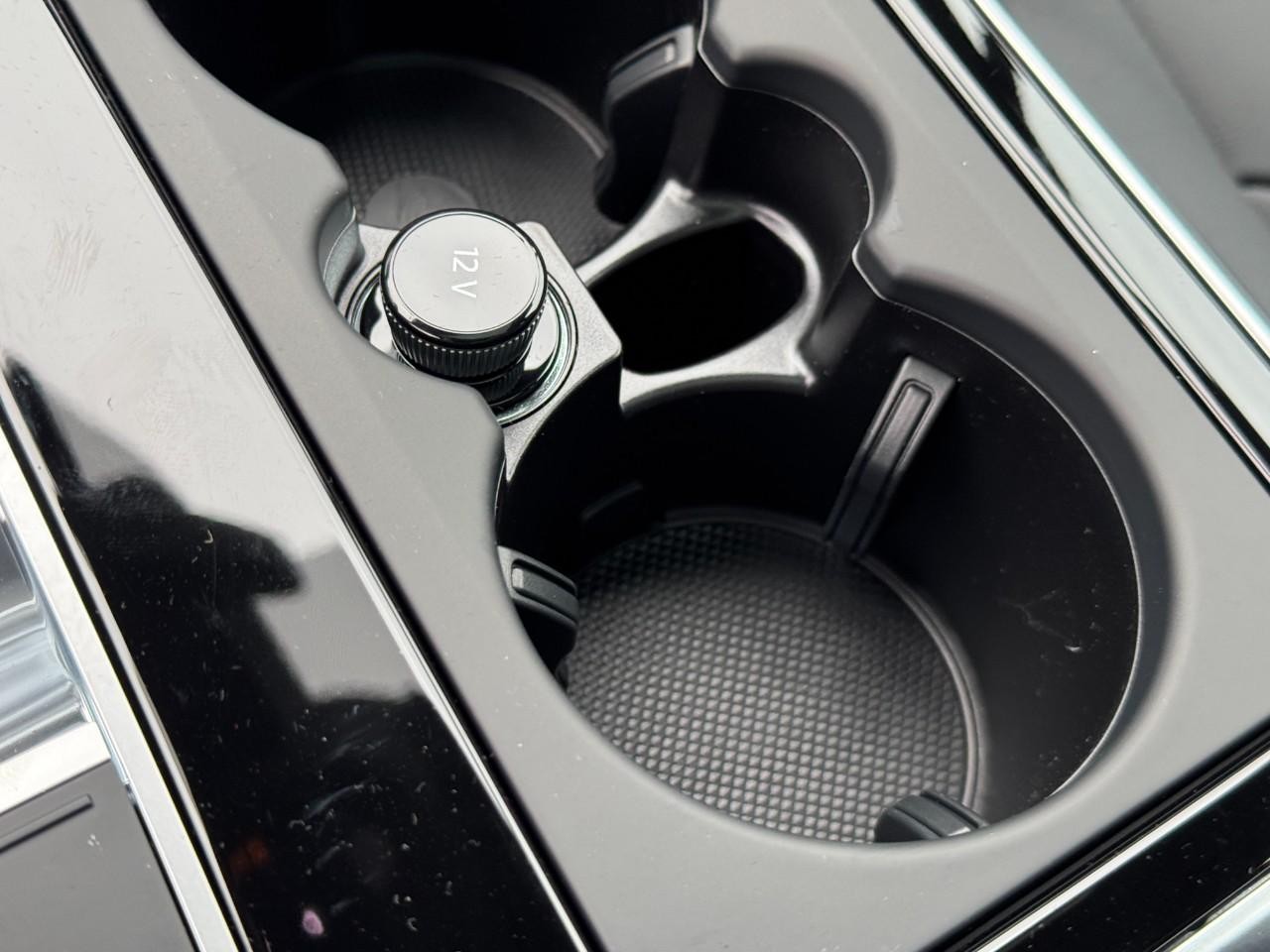 Audi Q7 Vehicle Full-screen Gallery Image 27