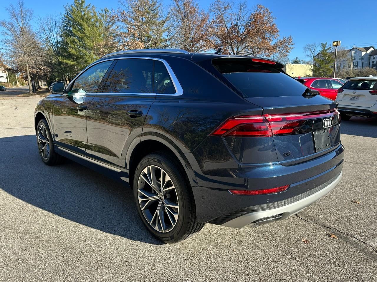 Audi Q8 Vehicle Full-screen Gallery Image 3