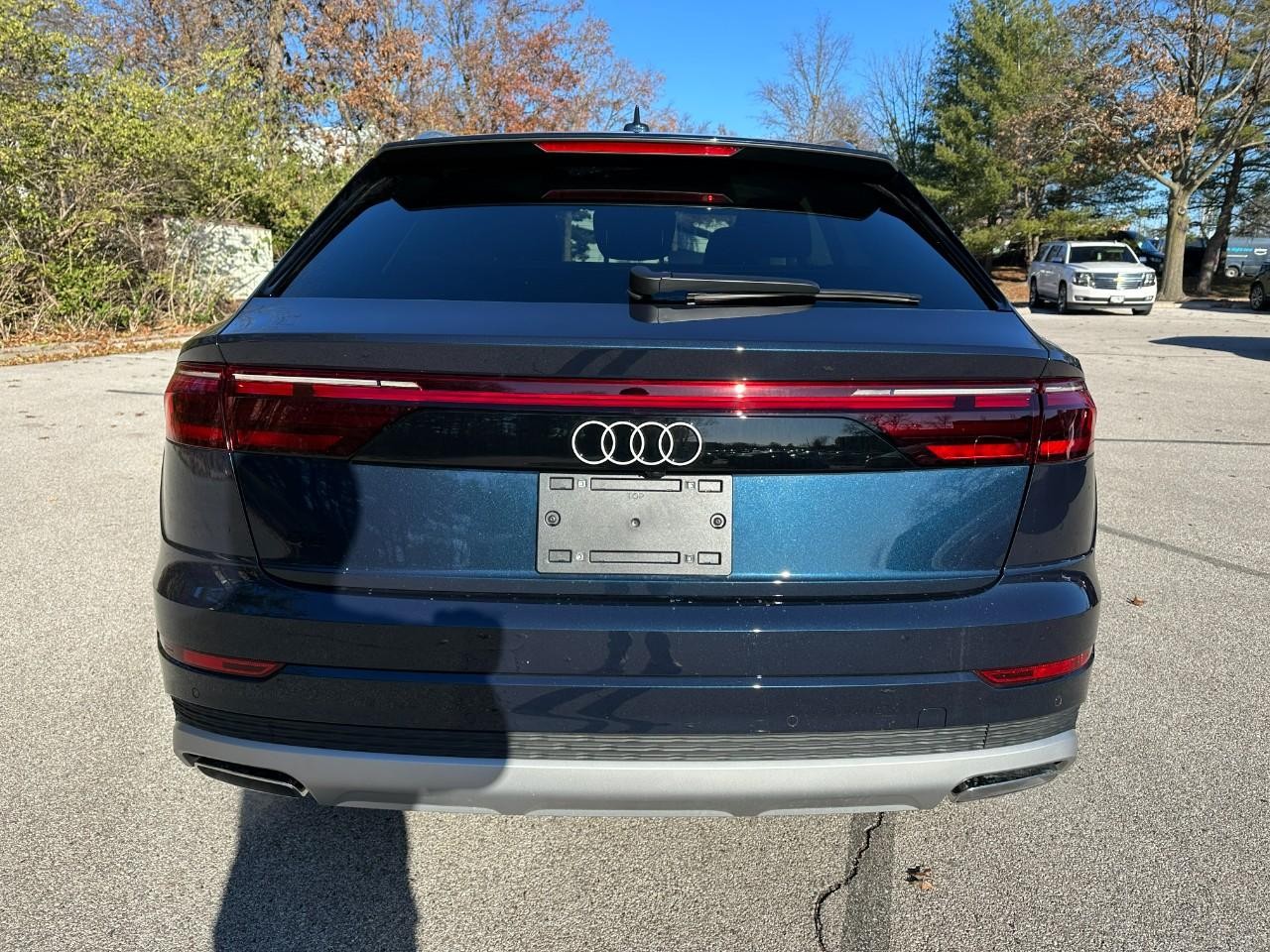 Audi Q8 Vehicle Full-screen Gallery Image 5