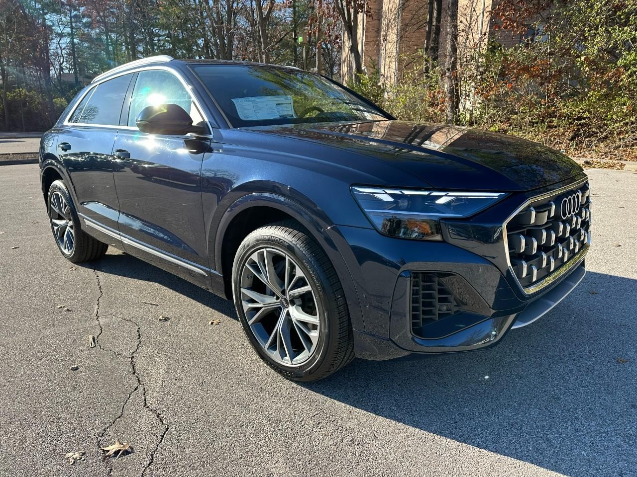 Audi Q8 Vehicle Full-screen Gallery Image 7