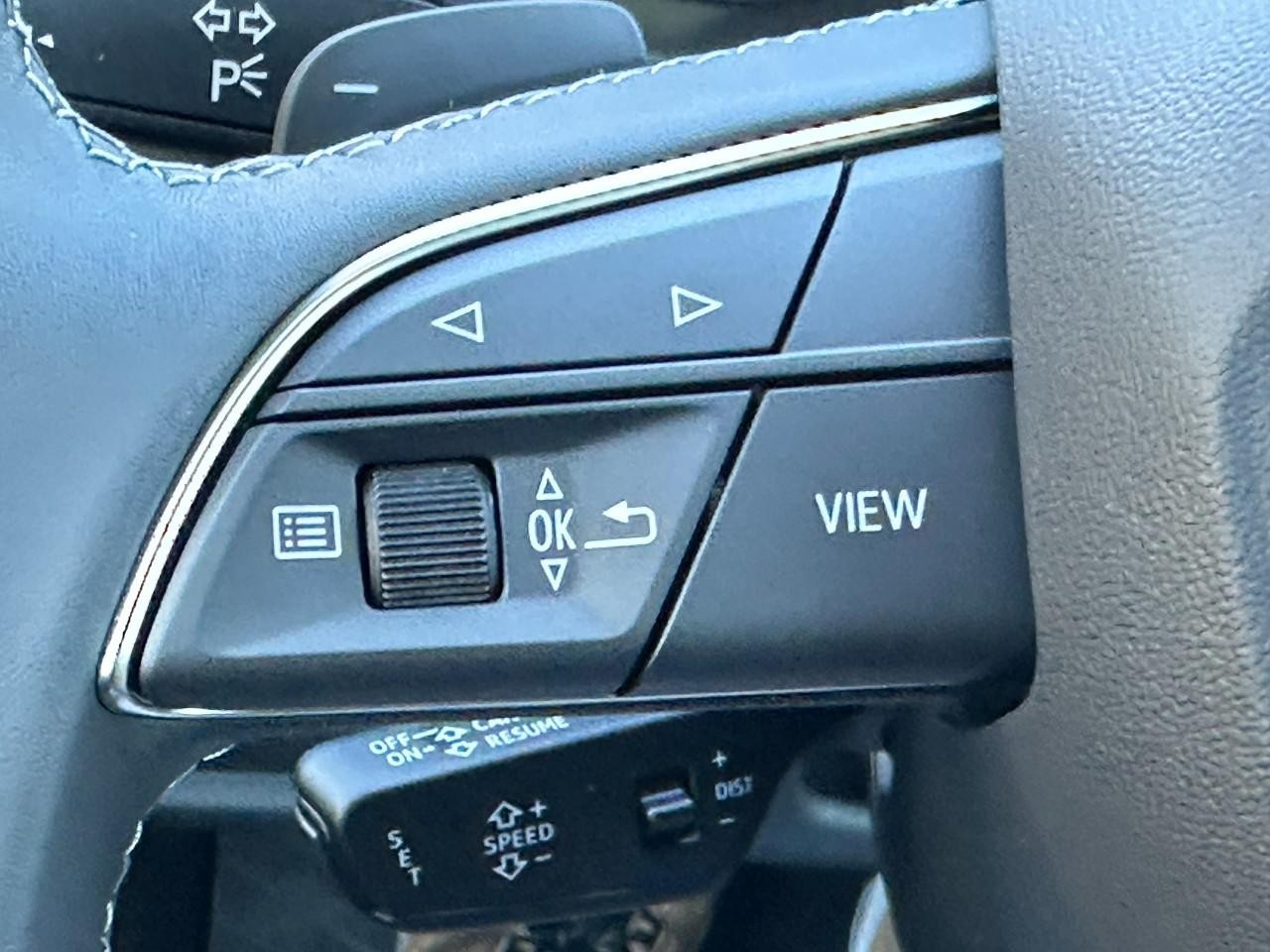 Audi Q8 Vehicle Full-screen Gallery Image 24