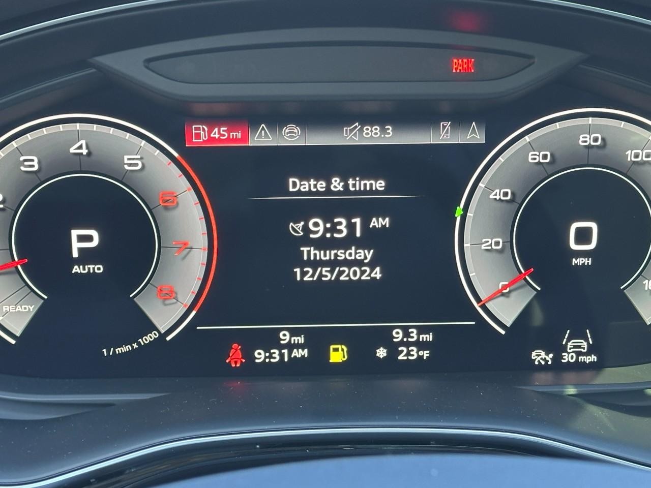 Audi Q8 Vehicle Full-screen Gallery Image 26