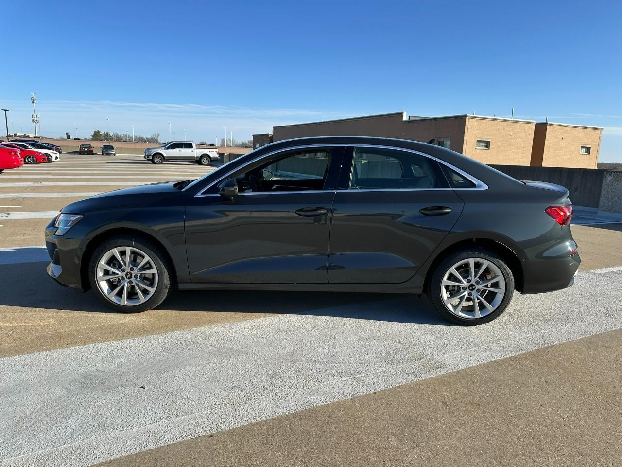 Audi A3 Vehicle Full-screen Gallery Image 02