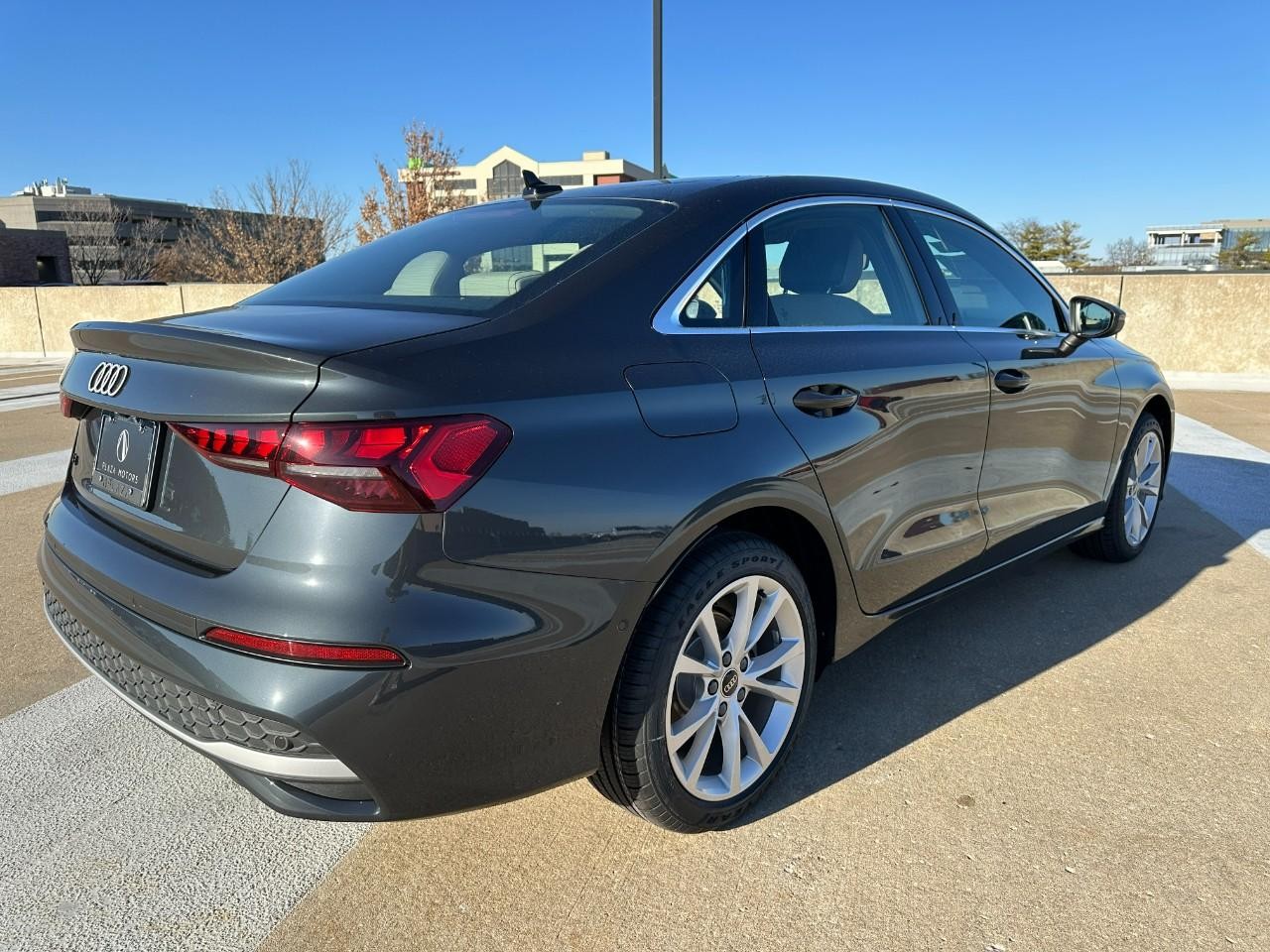 Audi A3 Vehicle Full-screen Gallery Image 06