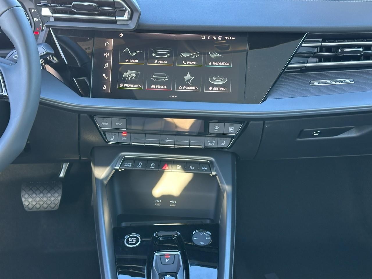 Audi A3 Vehicle Full-screen Gallery Image 14