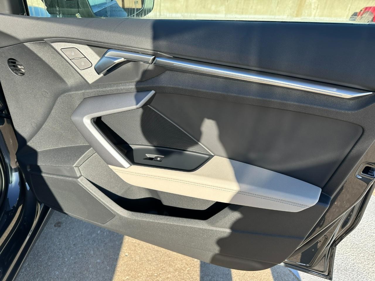 Audi A3 Vehicle Full-screen Gallery Image 19