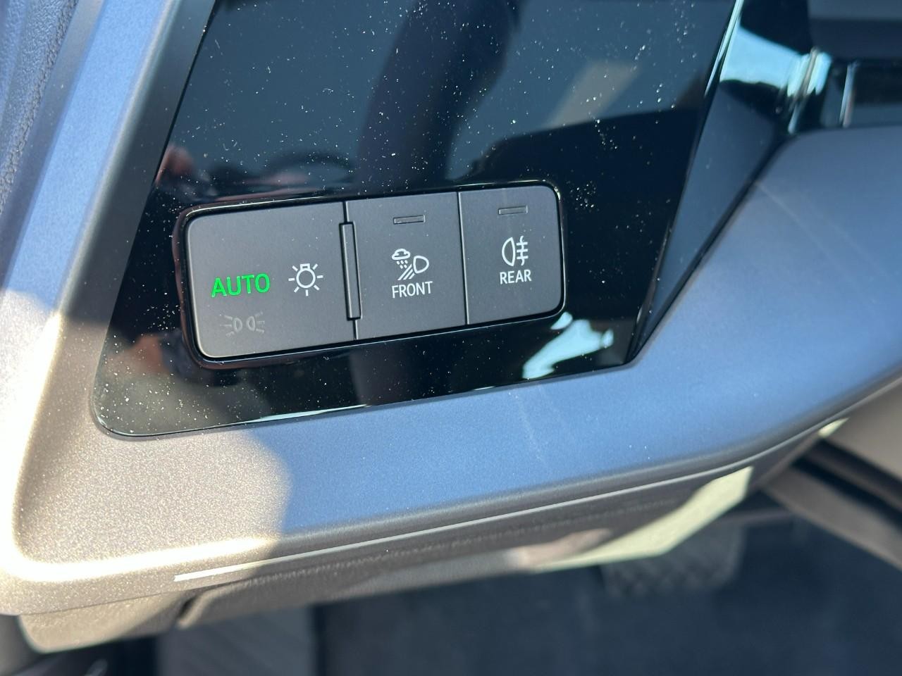 Audi A3 Vehicle Full-screen Gallery Image 24