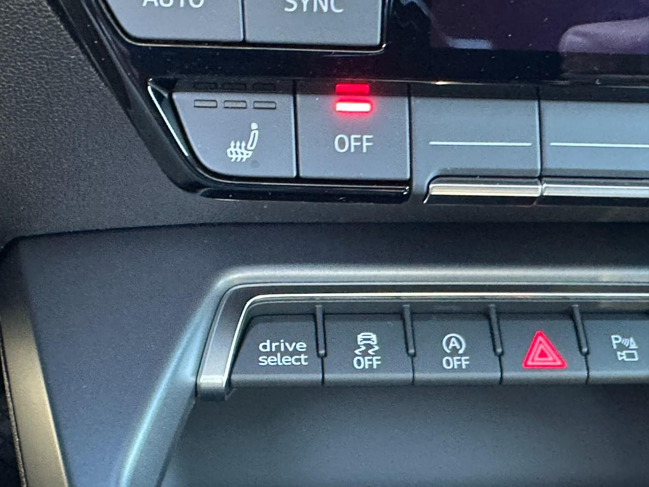 Audi A3 Vehicle Full-screen Gallery Image 28