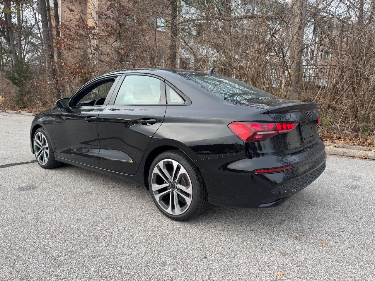 Audi A3 Vehicle Full-screen Gallery Image 03